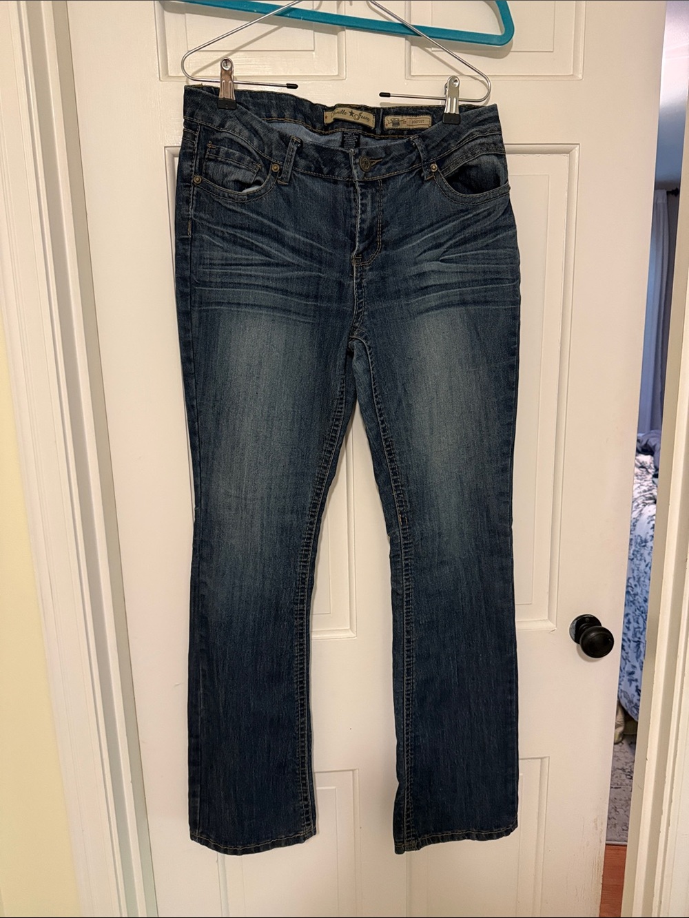 Women’s Boot Cut Jeans in Dark Blue Wash - Classic Stretch Denim